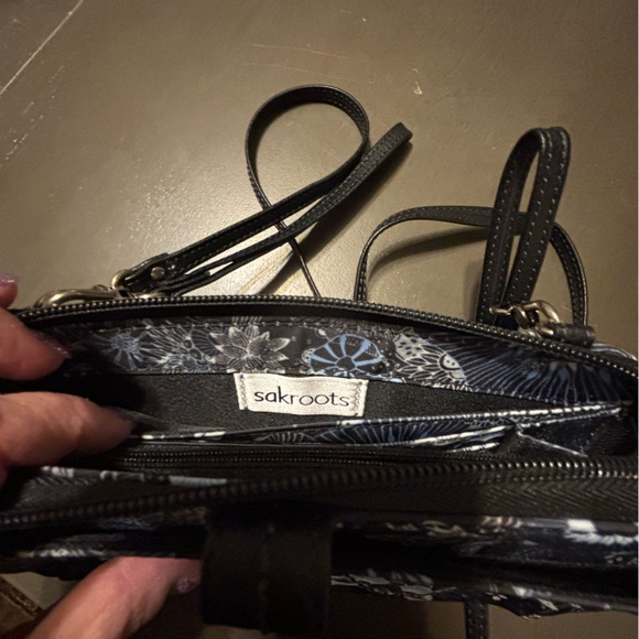 The Sak Sakroots large smartphone crossbody - Picture 3 of 4